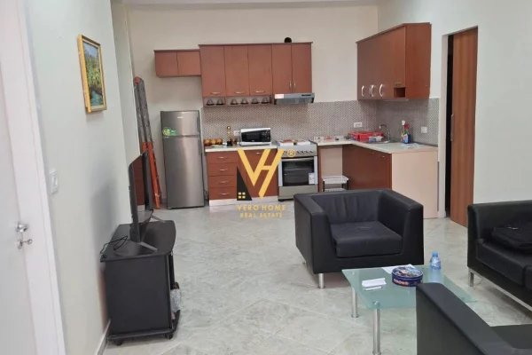 Shtepi me qera 2+1 ne Tirane - 80,000 Leke