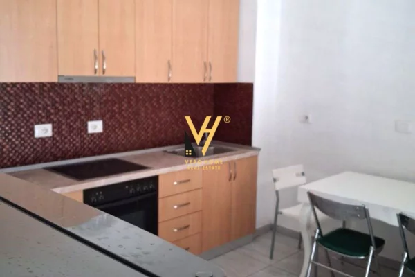 Shtepi me qera 2+1 ne Tirane - 450 Euro