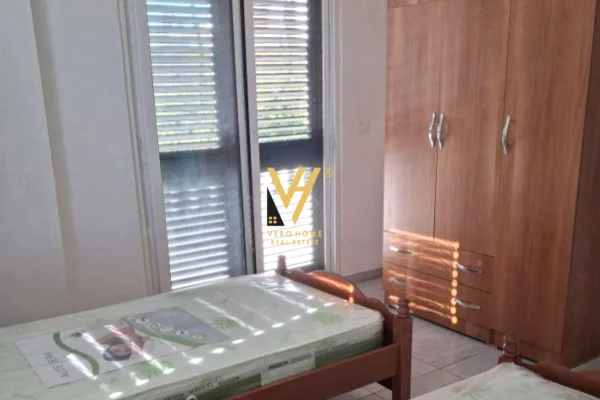 Shtepi me qera Apartament ne Tirane, 2+1, Mobilimi E mobiluar, Pagesa 450  Euro.