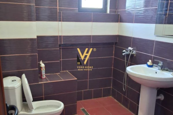 Shtepi me qera Apartament ne Tirane, 2+1, Mobilimi E mobiluar, Pagesa 450  Euro.