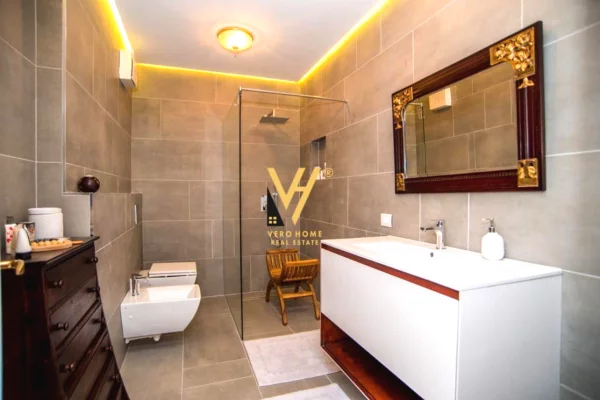 Shtepi me qera 3+1 ne Tirane - 1,500 Euro