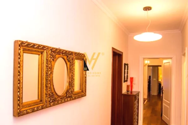 Shtepi me qera Apartament ne Tirane, 3+1, Mobilimi E mobiluar, Pagesa 1,500  Euro.