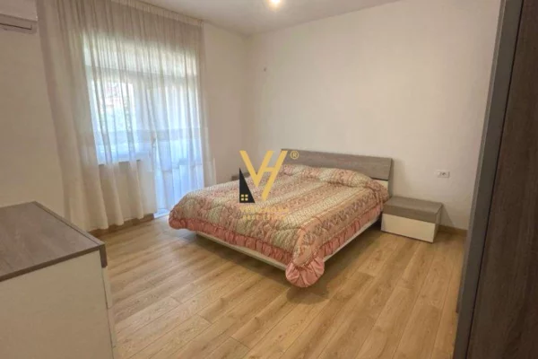 Shtepi me qera 2+1 ne Tirane - 70,000 Leke