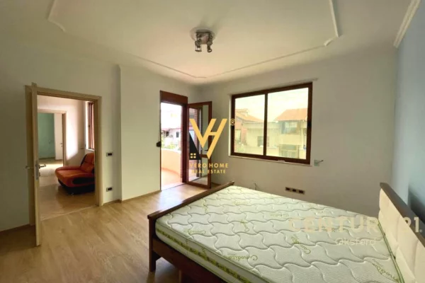 Shtepi me qera 3+1 ne Tirane - 1,300 Euro