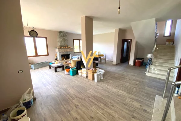 Shtepi me qera 5+1 ne Tirane - 1,000 Euro
