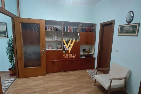 Shtepi me qera 3+1 ne Tirane - 60,000 Leke