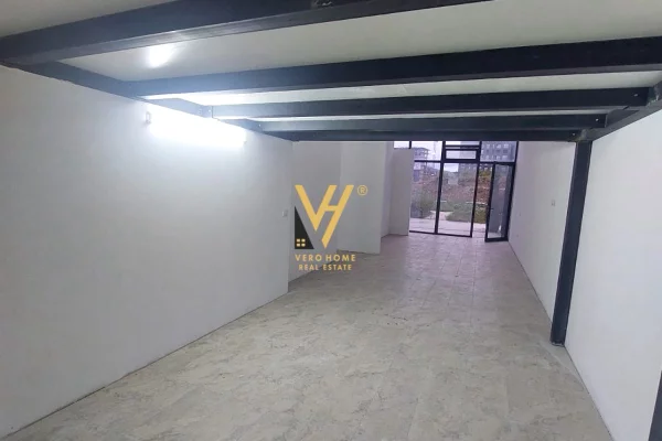 Business Property for Rent 1+1 in Tirana - 80,000 Leke