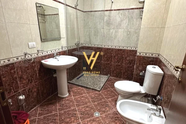 Business Property for Rent 3+1 in Tirana - 75,000 Leke