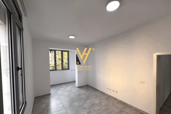 Business Property for Rent 3+1 in Tirana - 500 Euro