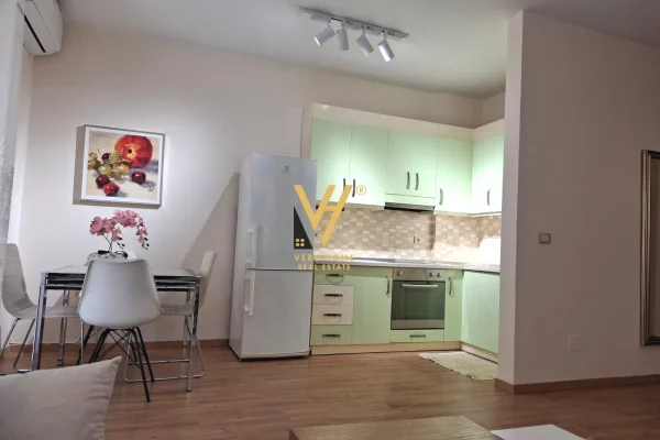 Shtepi me qera 2+1 ne Tirane - 80,000 Leke