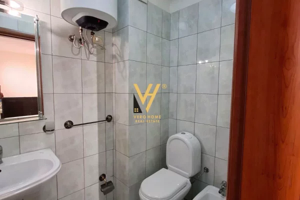 Shtepi me qera Apartament ne Tirane, 2+1, Mobilimi E mobiluar, Pagesa 80,000  Leke.