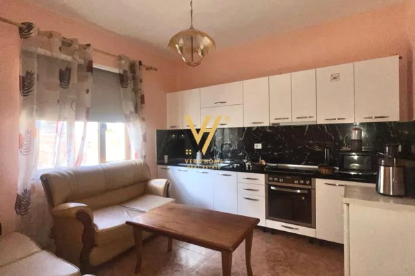 Shtepi me qera 3+1 ne Tirane - 1,500 Euro