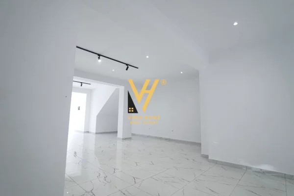 Business Property for Rent 1+1 in Durres - 2,200 Euro