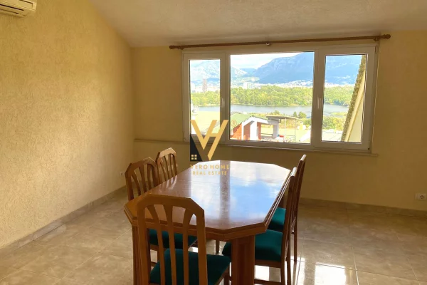 Shtepi me qera Apartament ne Tirane, 3+1, Mobilimi Pjeserisht e mobiluar, Pagesa 150,000  Leke.