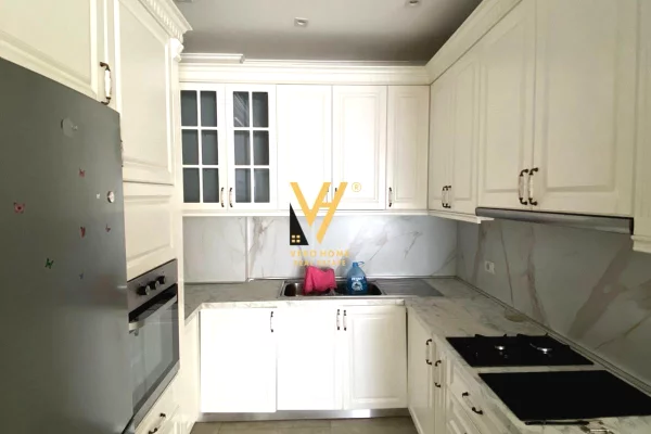 Shtepi ne shitje Apartament ne Tirane, 2+1, Mobilimi E mobiluar, Pagesa 158,000  Euro.