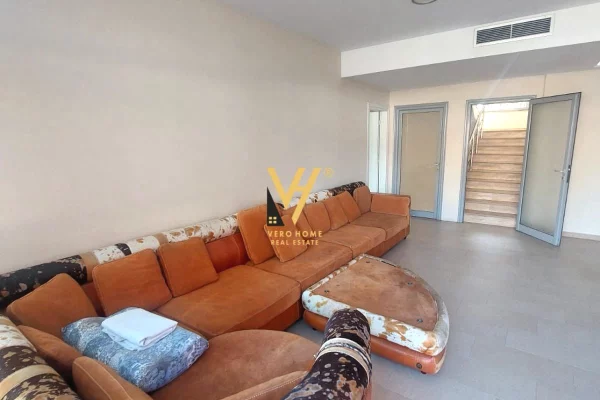 Ambient biznesi me qera 3+1 ne Tirane - 4,000 Euro