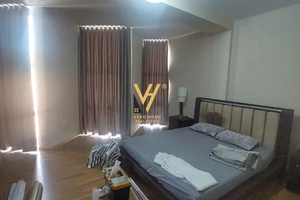 Ambient biznesi me qera 3+1 ne Tirane - 4,000 Euro