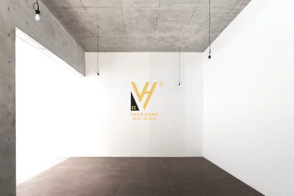 Business Property for Rent 3+1 in Tirana - 900 Euro