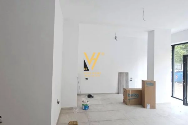 Business Property for Rent 1+1 in Tirana - 50,000 Leke