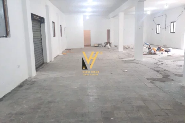 Business Property for Rent 4+1 in Tirana - 150,000 Leke