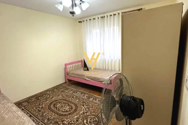 Shtepi me qera Apartament ne Tirane, 3+1, Mobilimi E mobiluar, Pagesa 550  Euro.