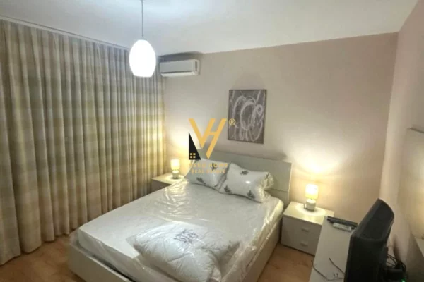 Shtepi me qera Apartament ne Tirane, 2+1, Mobilimi E mobiluar, Pagesa 650  Euro.