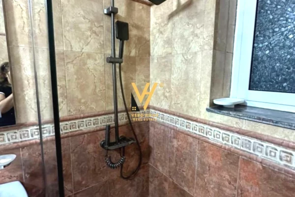 Shtepi me qera Apartament ne Tirane, 2+1, Mobilimi E mobiluar, Pagesa 650  Euro.