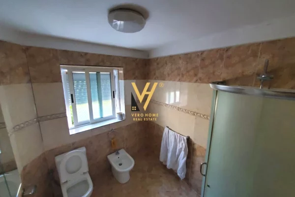 Shtepi ne shitje Apartament ne Tirane, 2+1, Mobilimi E mobiluar, Pagesa 225,000  Euro.