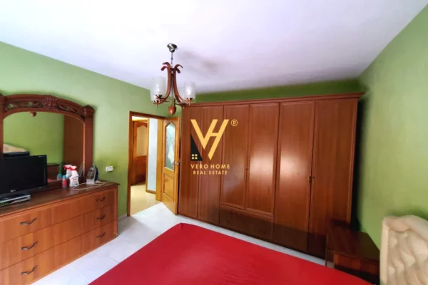 Shtepi ne shitje Apartament ne Tirane, 2+1, Mobilimi E mobiluar, Pagesa 225,000  Euro.