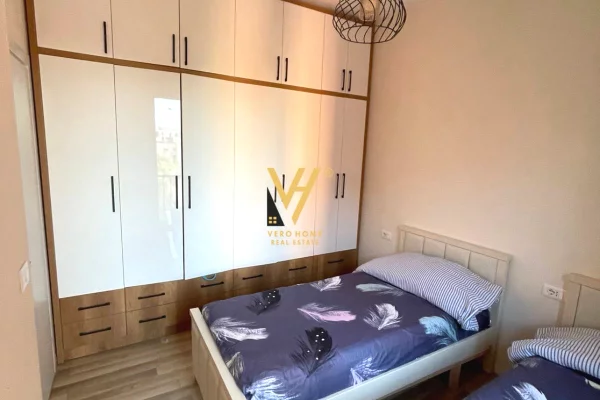 Shtepi me qera Apartament ne Tirane, 2+1, Mobilimi E mobiluar, Pagesa 75,000  Leke.