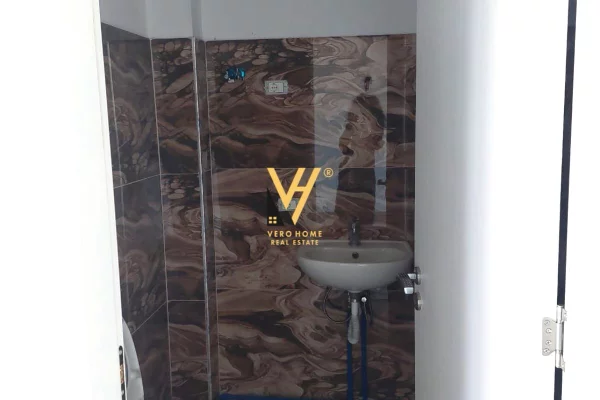 Business Property for Rent 1+1 in Tirana - 35,000 Leke