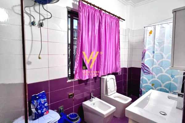 Shtepi me qera Apartament ne Tirane, 2+1, Mobilimi E mobiluar, Pagesa 50,000  Leke.