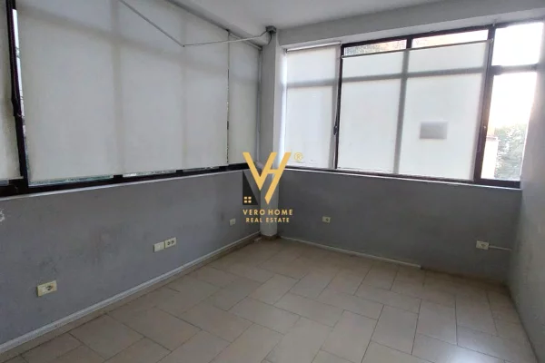 JEPET ZYRE 350 M2 ME QERA TE RRUGA PJETER BUDI 3.000 EURO