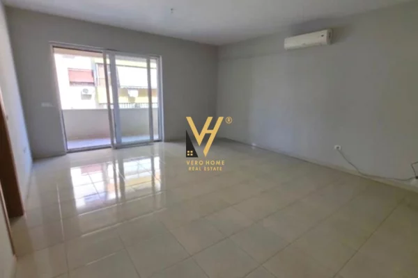 Business Property for Rent 3+1 in Tirana - 1,100 Euro