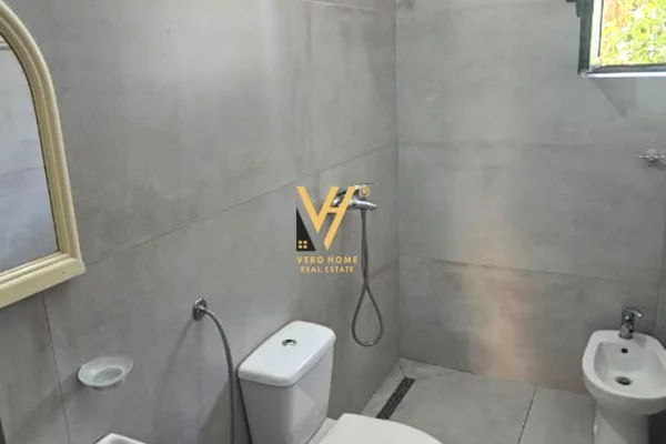 Shtepi me qera Apartament ne Tirane, 1+1, Mobilimi E mobiluar, Pagesa 50,000  Leke.