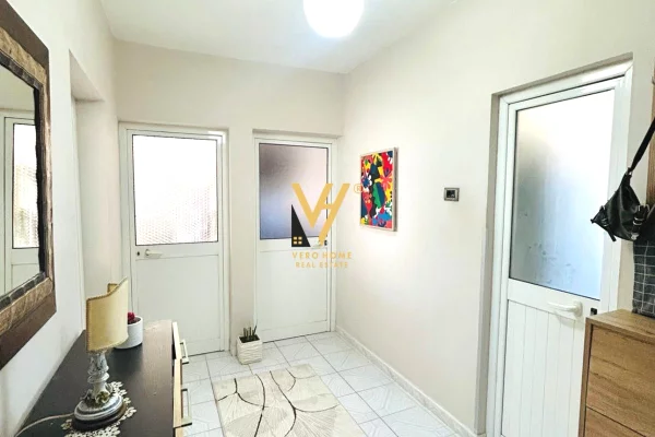 Shtepi ne shitje Apartament ne Tirane, 2+1, Mobilimi E mobiluar, Pagesa 150,000  Euro.