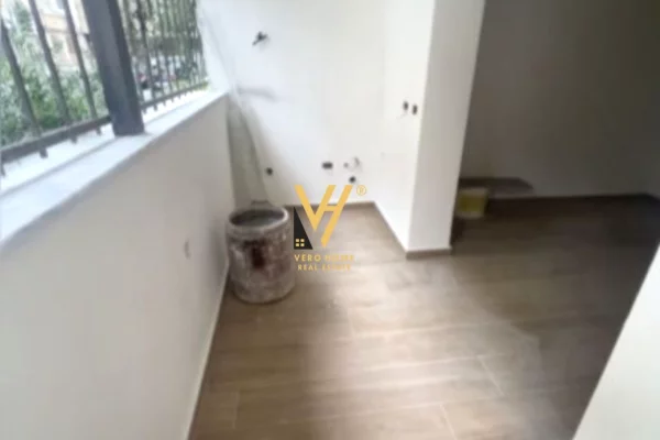 Business Property for Rent 1+1 in Tirana - 600 Euro