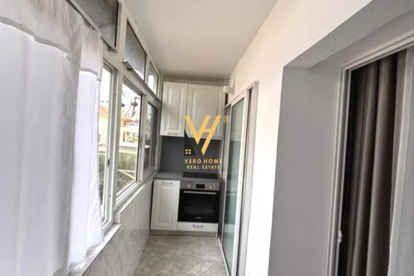 Shtepi me qera Apartament ne Tirane, 2+1, Mobilimi E mobiluar, Pagesa 800  Euro.