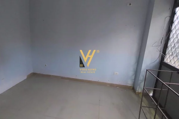 Business Property for Rent 1+1 in Tirana - 40,000 Leke