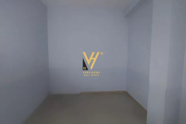 Business Property for Rent 1+1 in Tirana - 40,000 Leke