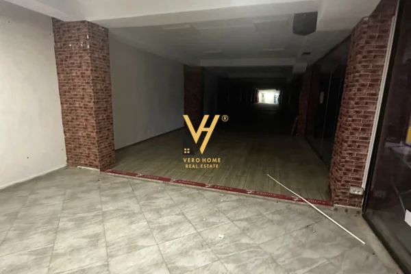 Business Property for Rent 4+1 in Tirana - 700 Euro