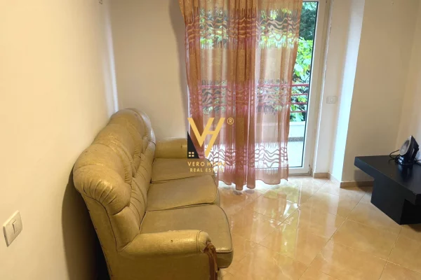 Shtepi me qera 1+1 ne Tirane - 40,000 Leke