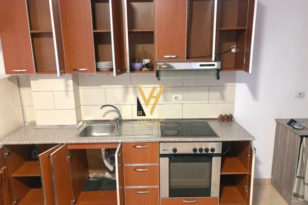 Shtepi me qera Apartament ne Tirane, 1+1, Mobilimi E mobiluar, Pagesa 40,000  Leke.