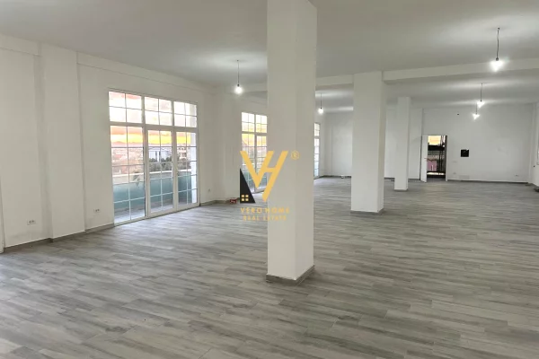 Business Property for Rent 1+1 in Tirana - 2,500 Euro