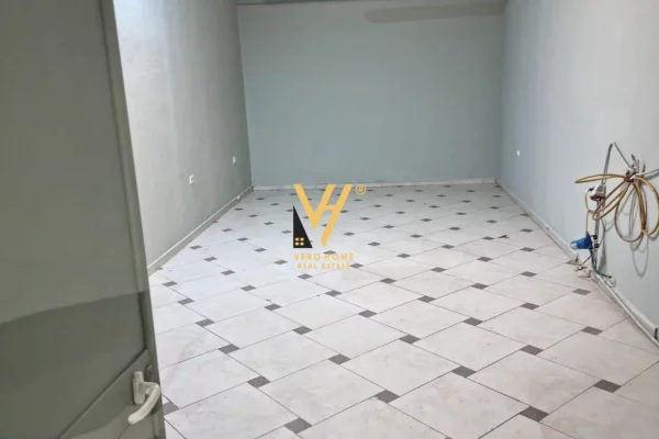 SHITET MAGAZINE 300 M2 NE SELITE 360.000 EURO