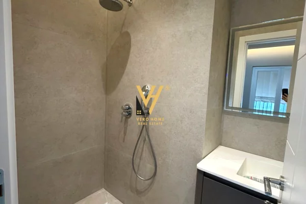 Shtepi ne shitje Apartament ne Tirane, 2+1, Mobilimi Bosh, pa mobiluar, Pagesa 275,000  Euro.