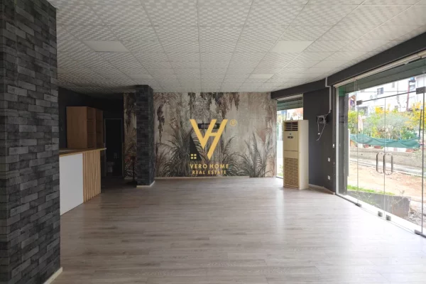 Business Property for Rent 3+1 in Tirana - 50,000 Leke