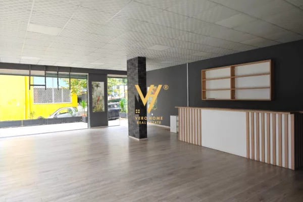Business Property for Rent 3+1 in Tirana - 50,000 Leke