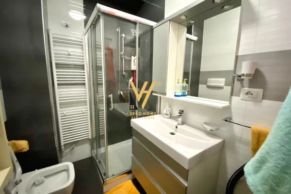 Shtepi ne shitje Apartament ne Durres, 2+1, Mobilimi E mobiluar, Pagesa 300,000  Euro.