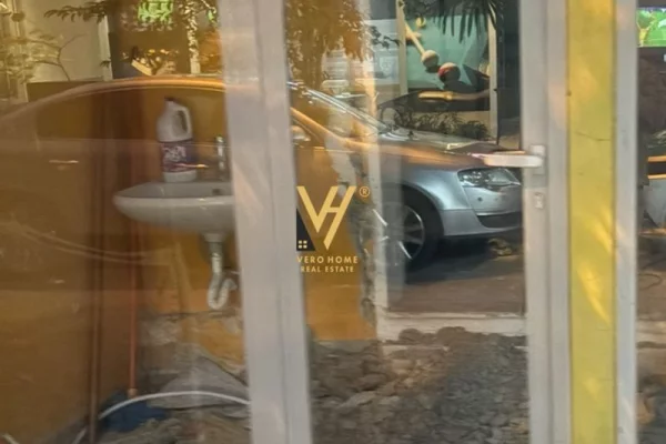 Business Property for Rent 1+1 in Tirana - 1,200 Euro